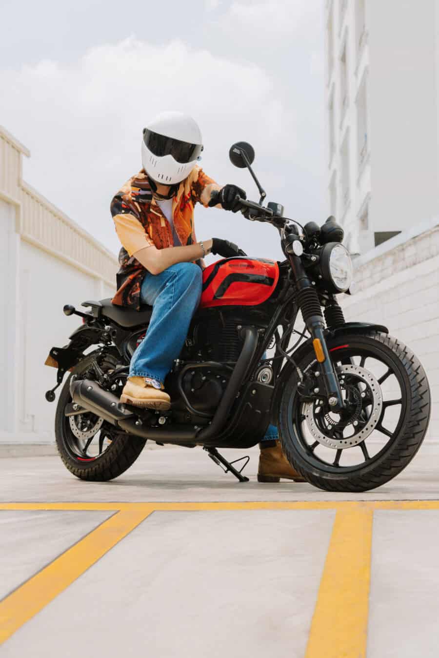 Hunter 350 - Image 2