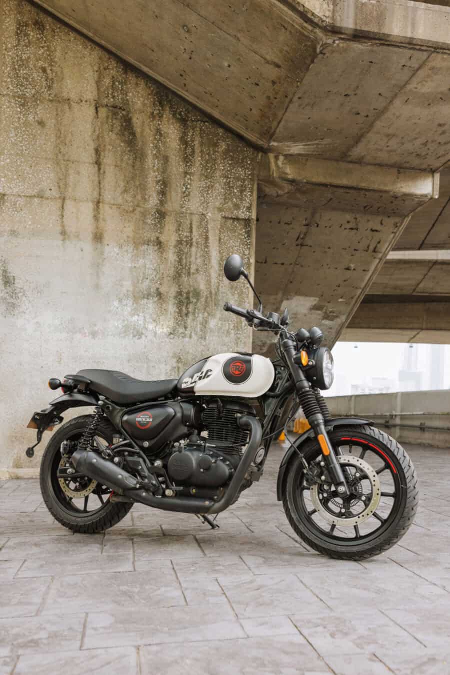 Hunter 350 - Image 4