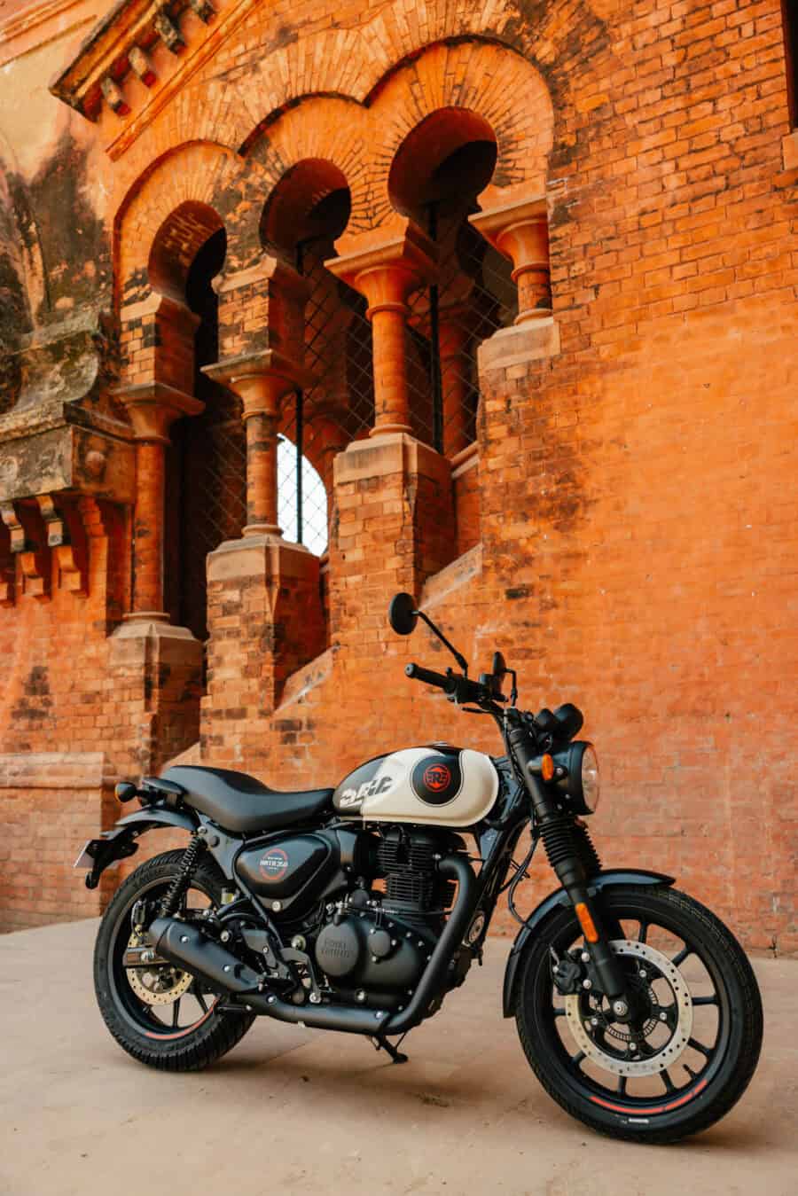 Hunter 350 - Image 6