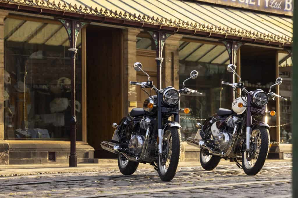 Royal Enfield Classic 650 2 Bikes 006 111124115851