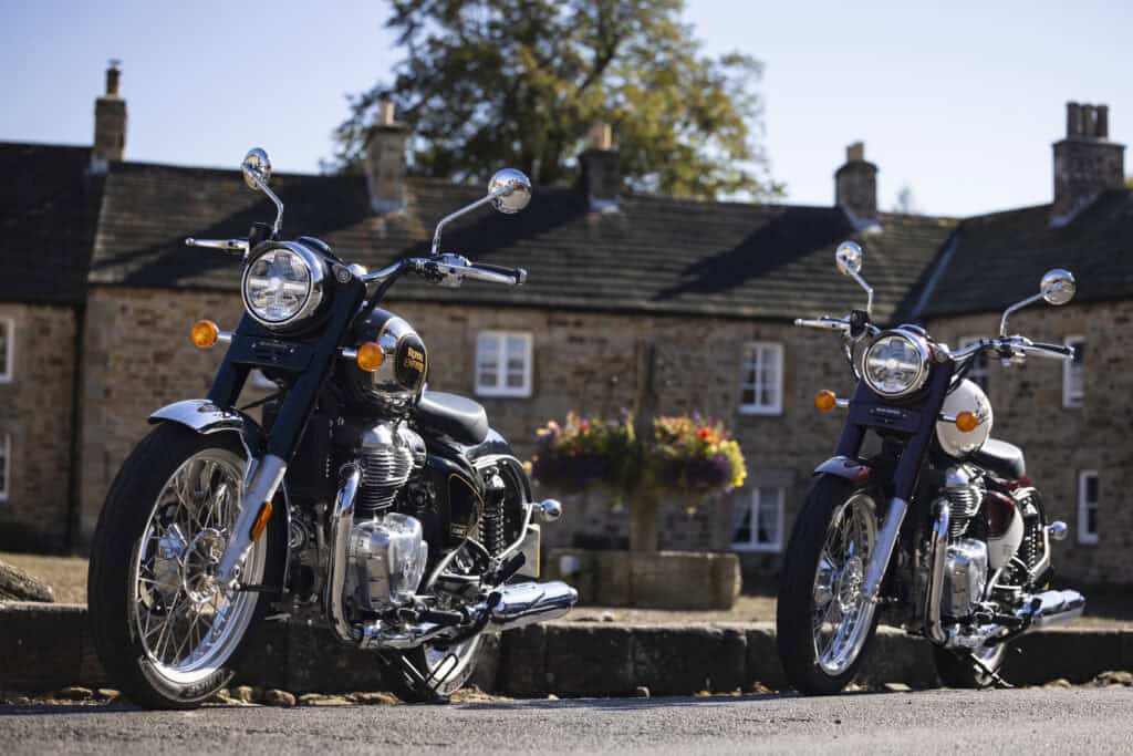 Royal Enfield Classic 650 2 Bikes 027 111124115852