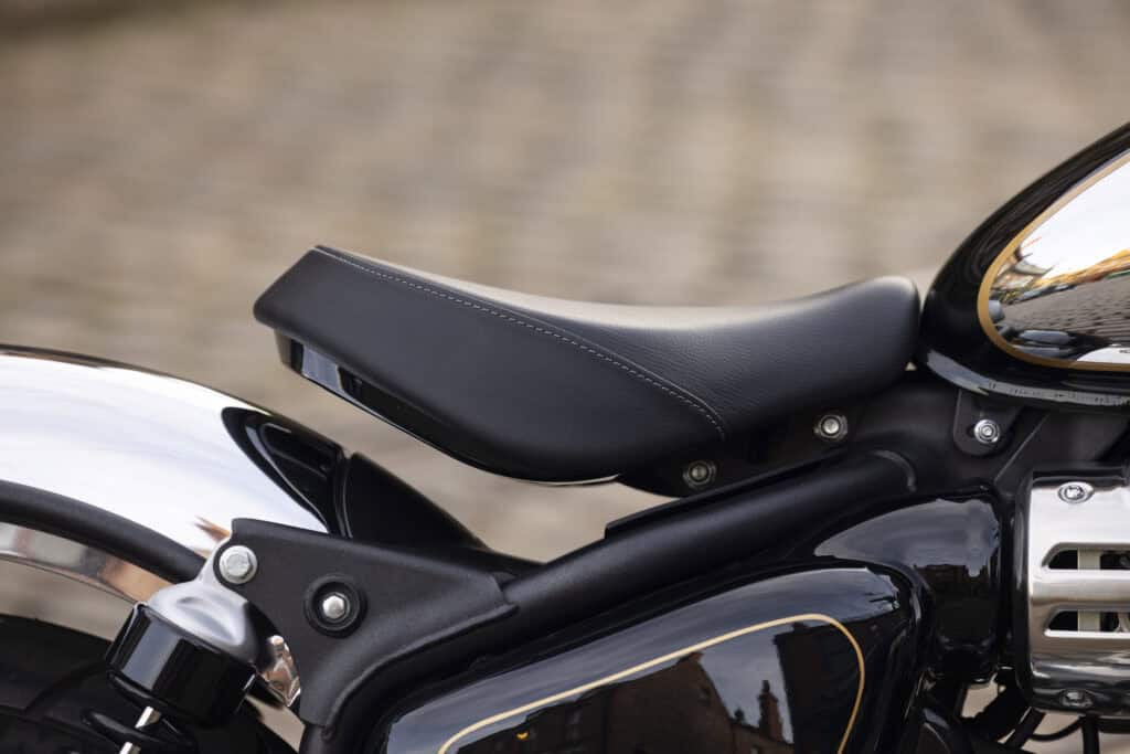 Royal Enfield Classic 650 Black Crome detail 014 111124120738