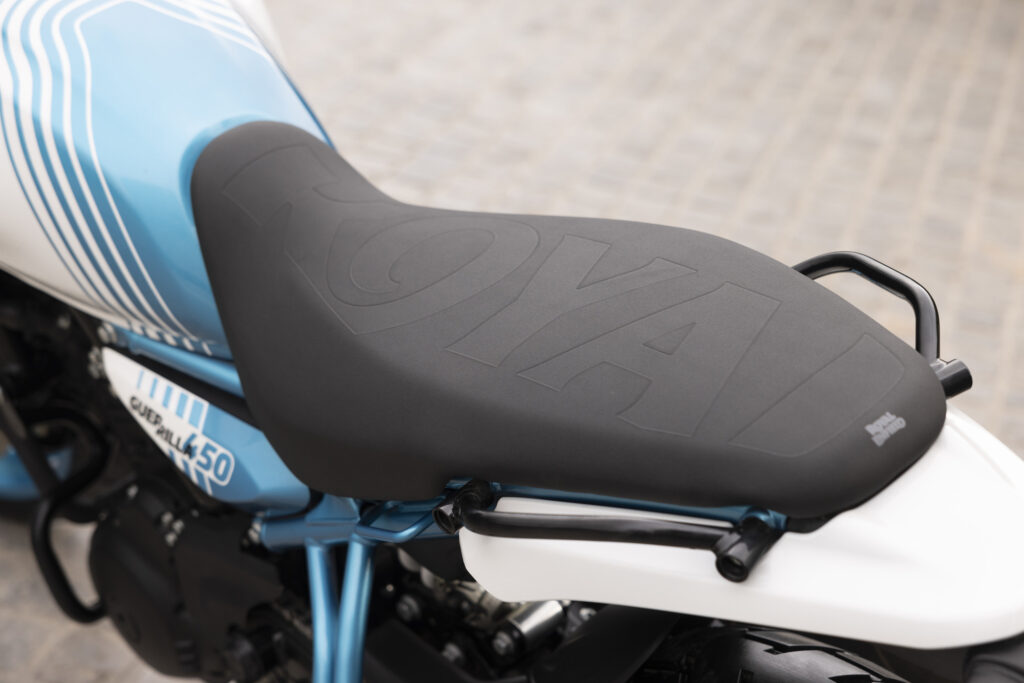 Guerrilla 450 Bench Seat GV Bikes KXA00464 2