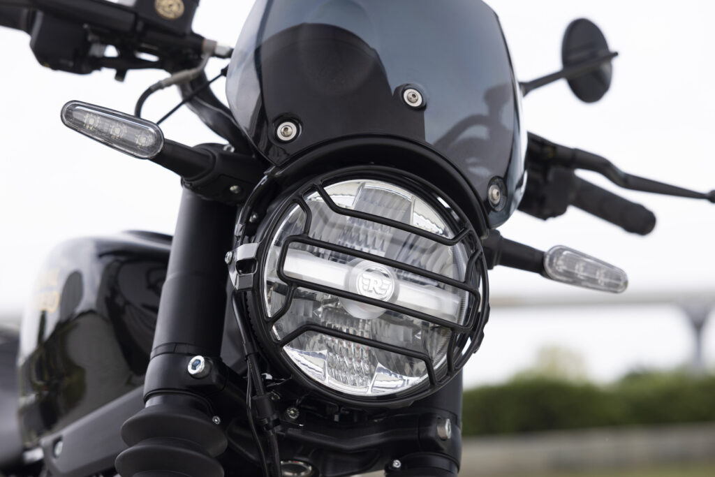 Guerrilla 450 Tinted Flyscreen GV Bikes KXA00473