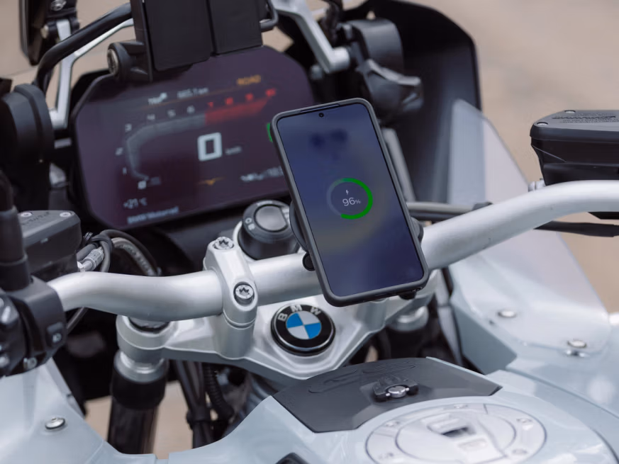 Quad Lock® Waterproof Wireless Charging Head 12V-24V 4 Quad Lock® Waterproof Wireless Charging Head 12V-24V - Image 4