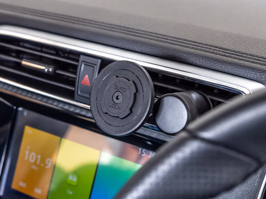 Quad Lock® Vent Car Mount 6 Quadlock Products Shown: Vent Mount + MAG Wireless Charging Head