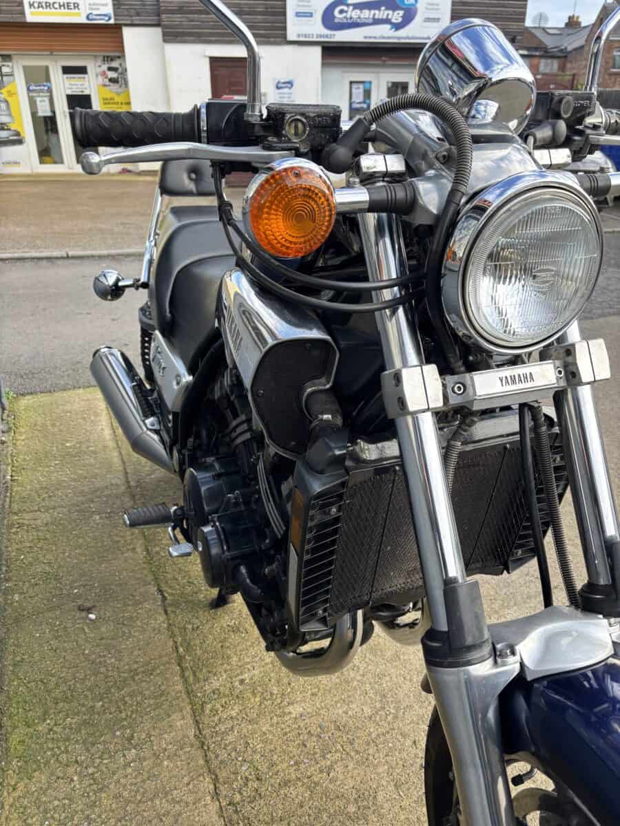 Yamaha V-Max 1200 - Image 11