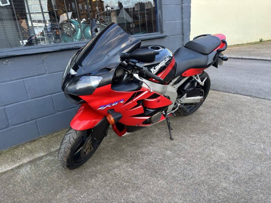 Kawasaki ZX-6R - Image 2