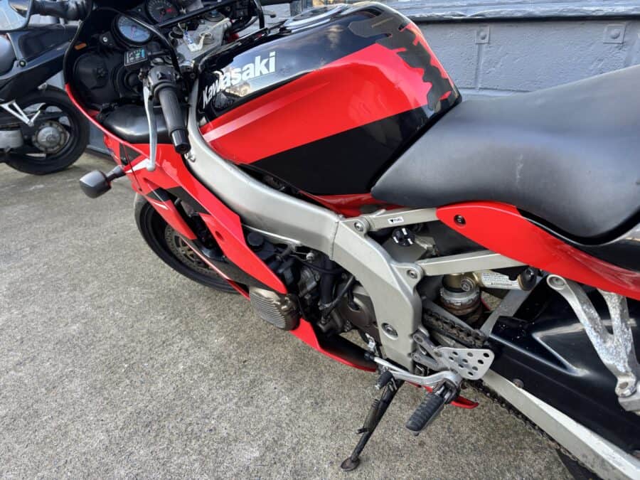 Kawasaki ZX-6R - Image 10