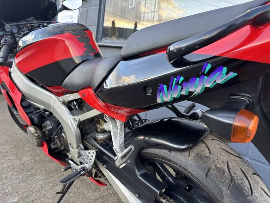 Kawasaki ZX-6R - Image 11