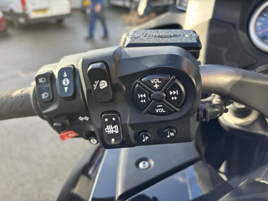 Triumph Trophy SE - Image 11
