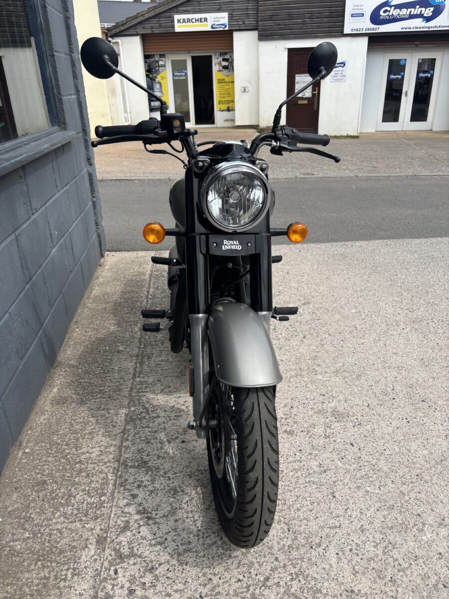 Royal Enfield Classic 350 - Image 4