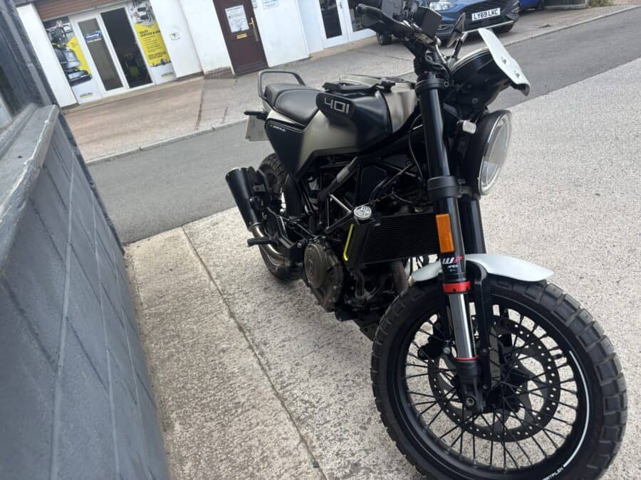 Husqvarna Svartpilen 401 - Image 7