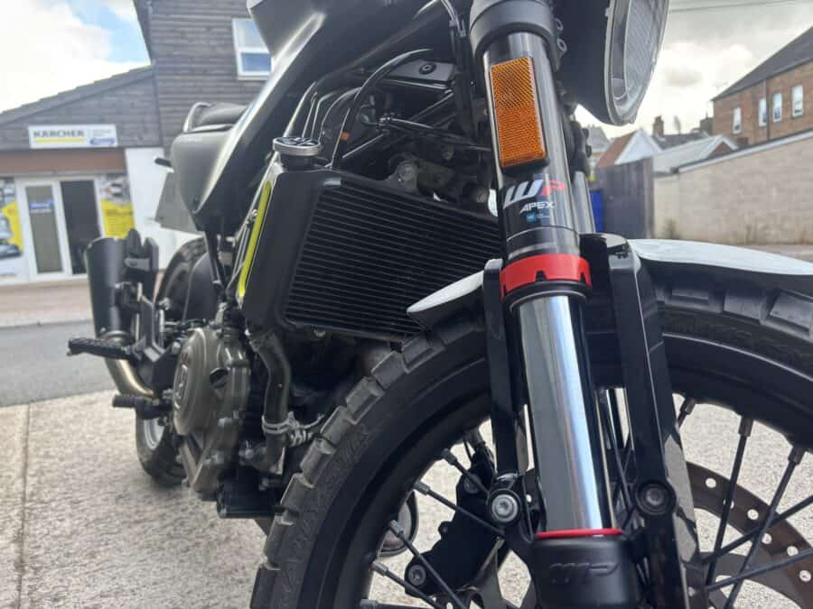 Husqvarna Svartpilen 401 - Image 6