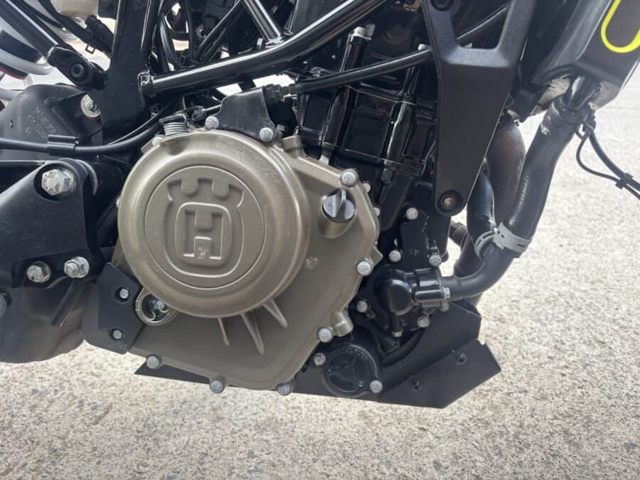 Husqvarna Svartpilen 401 - Image 10