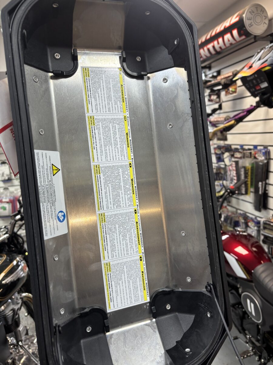 GIVI Trekker Outback 37L Left Pannier Aluminium 11 GIVI Trekker Outback 37L Left Pannier Aluminium - Image 11