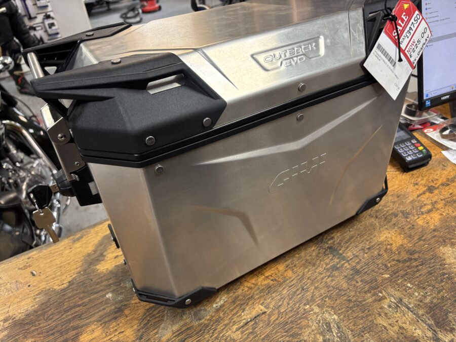 GIVI Trekker Outback Evo 37L Right Pannier Aluminium 2 GIVI Trekker Outback Evo 37L Right Pannier Aluminium - Image 2