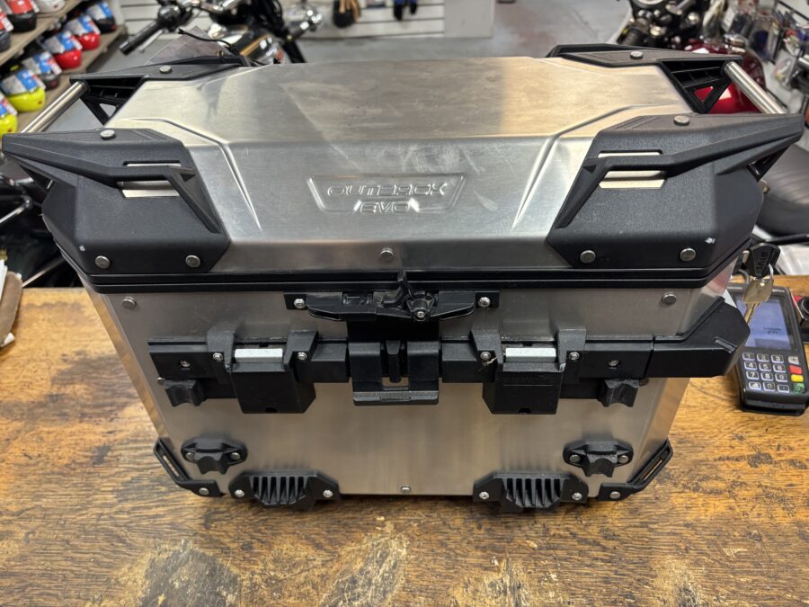 GIVI Trekker Outback Evo 37L Right Pannier Aluminium 7 GIVI Trekker Outback Evo 37L Right Pannier Aluminium - Image 7