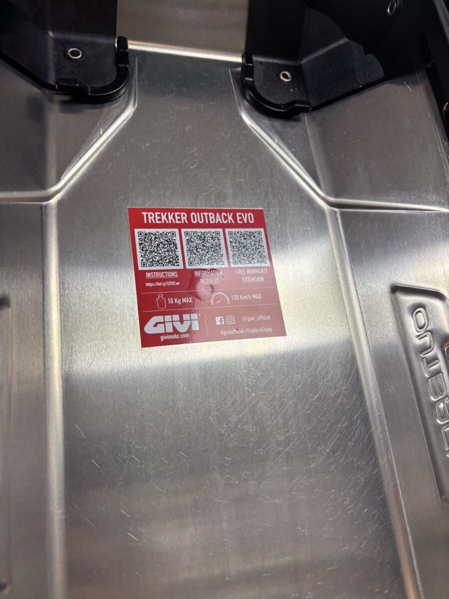 GIVI Trekker Outback Evo 37L Right Pannier Aluminium 12 GIVI Trekker Outback Evo 37L Right Pannier Aluminium - Image 12
