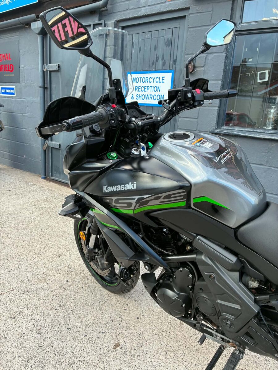 Kawasaki KLE650 Versys - Image 8